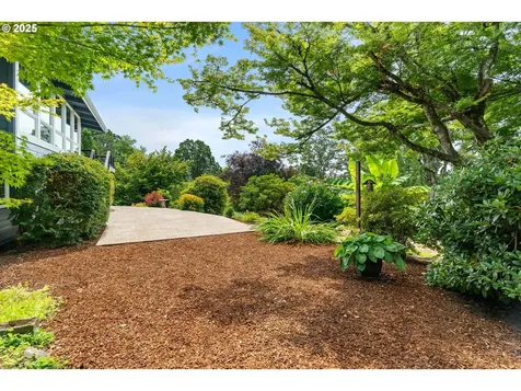 10421 SW 63rd Drive Portland OR 97219