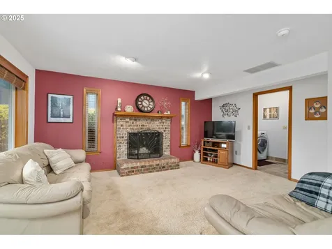 5233 NE Windrow Street Hillsboro OR 97124