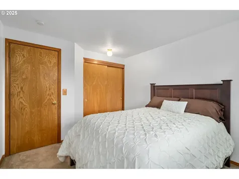 5233 NE Windrow Street Hillsboro OR 97124