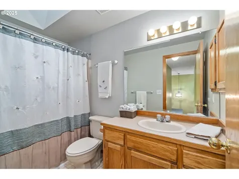 5233 NE Windrow Street Hillsboro OR 97124