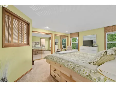 5233 NE Windrow Street Hillsboro OR 97124