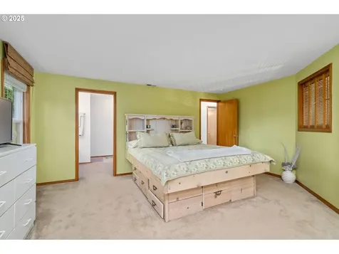 5233 NE Windrow Street Hillsboro OR 97124