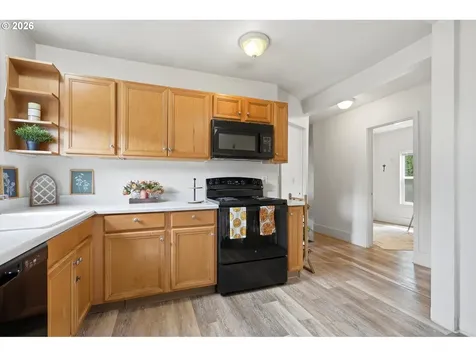 7029 SE 85th Avenue Portland OR 97266