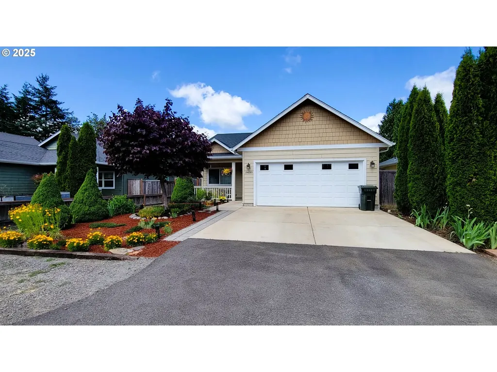 24893 Mccutcheon Avenue Veneta OR 97487