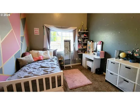 24893 Mccutcheon Avenue Veneta OR 97487