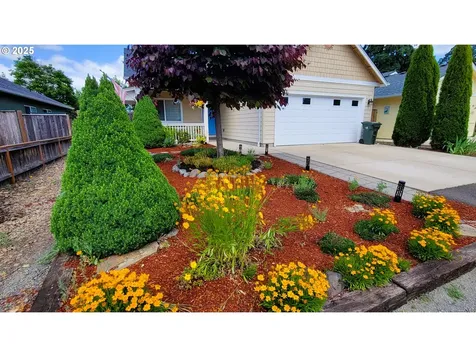 24893 Mccutcheon Avenue Veneta OR 97487