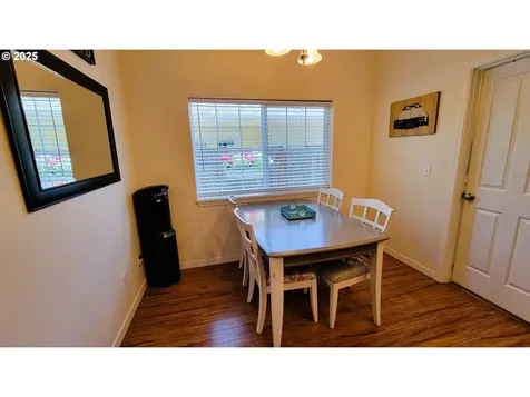 24893 Mccutcheon Avenue Veneta OR 97487