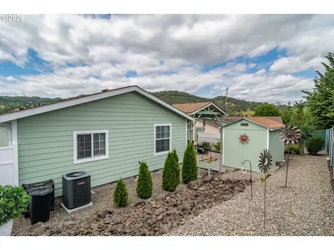345 Littlebrook Lane Roseburg OR 97471
