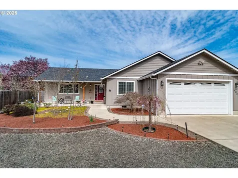 483 S State Street Sutherlin OR 97479