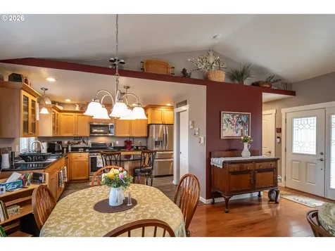 483 S State Street Sutherlin OR 97479