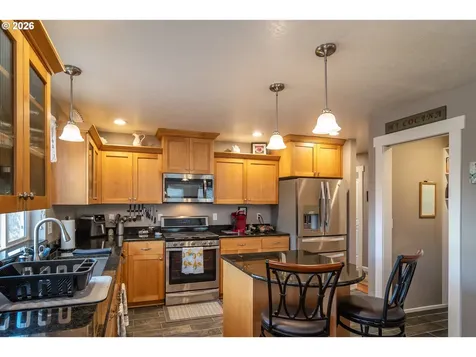 483 S State Street Sutherlin OR 97479