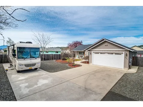 483 S State Street Sutherlin OR 97479