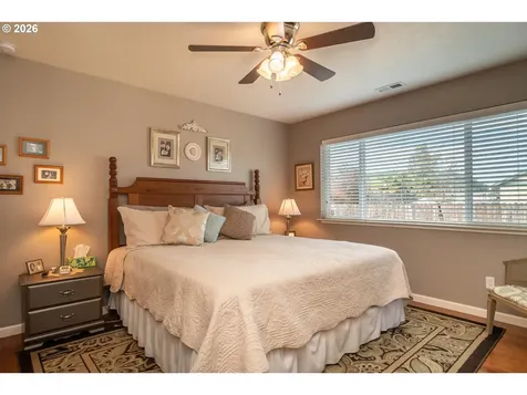 483 S State Street Sutherlin OR 97479