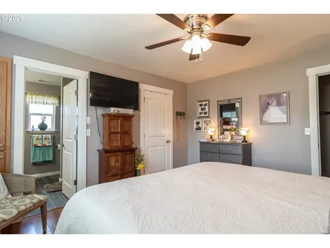 483 S State Street Sutherlin OR 97479