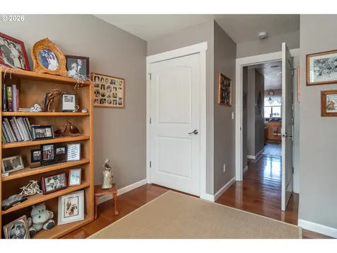 483 S State Street Sutherlin OR 97479