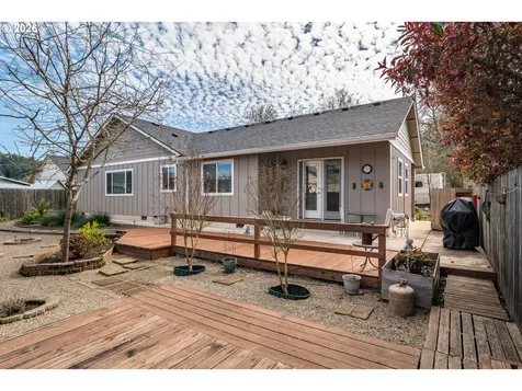 483 S State Street Sutherlin OR 97479