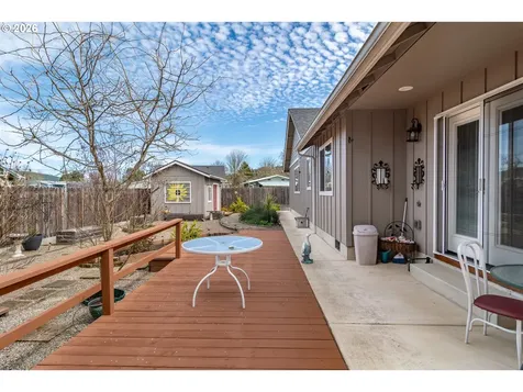 483 S State Street Sutherlin OR 97479