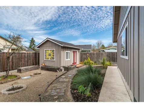 483 S State Street Sutherlin OR 97479