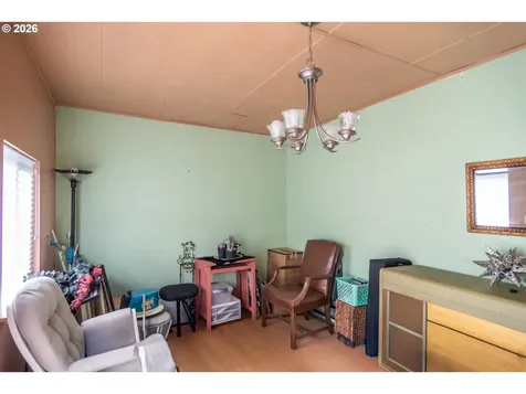 483 S State Street Sutherlin OR 97479