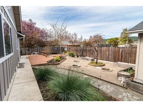 483 S State Street Sutherlin OR 97479