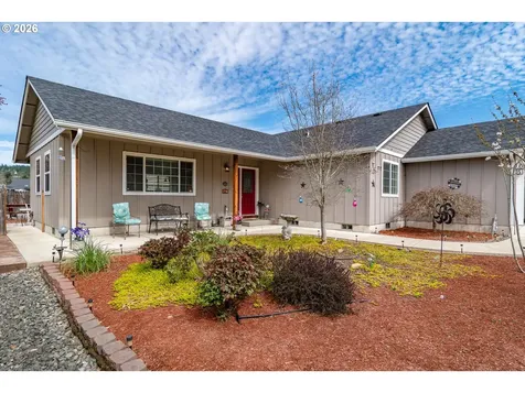 483 S State Street Sutherlin OR 97479