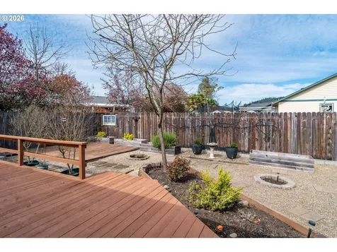 483 S State Street Sutherlin OR 97479