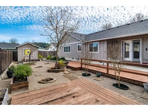 483 S State Street Sutherlin OR 97479