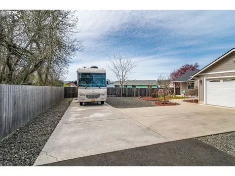 483 S State Street Sutherlin OR 97479
