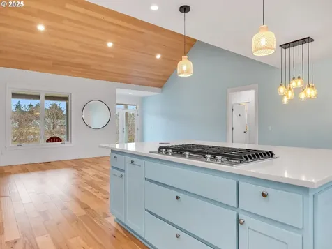 32996 Pacific Bellevue Lane Warrenton OR 97146