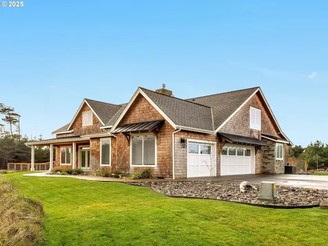 32996 Pacific Bellevue Lane Warrenton OR 97146