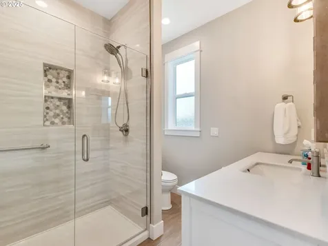 32996 Pacific Bellevue Lane Warrenton OR 97146