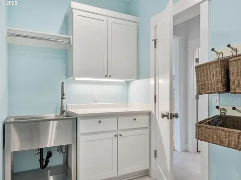 32996 Pacific Bellevue Lane Warrenton OR 97146