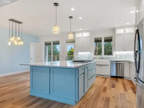 32996 Pacific Bellevue Lane Warrenton OR 97146