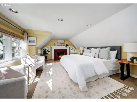 2990 NW Verde Vista Terrace Portland OR 97210