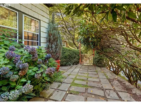2990 NW Verde Vista Terrace Portland OR 97210