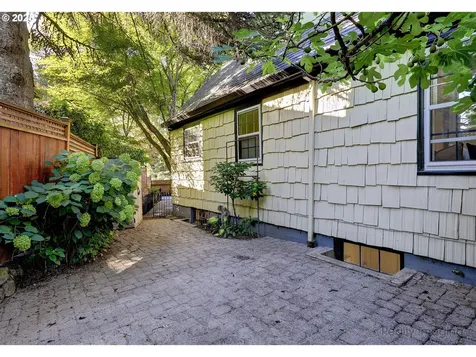 2990 NW Verde Vista Terrace Portland OR 97210