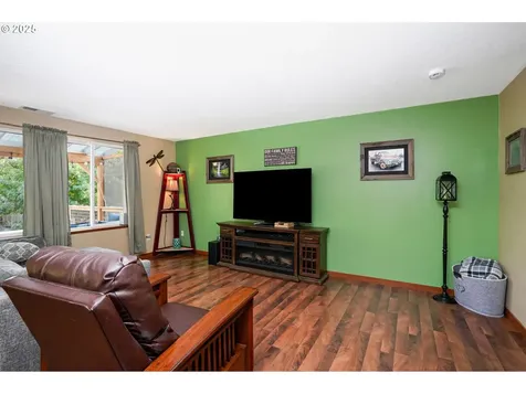 214 Olson Road Silverton OR 97381