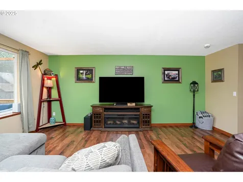 214 Olson Road Silverton OR 97381