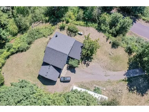 2524 SE Mannthey Road Corbett OR 97019