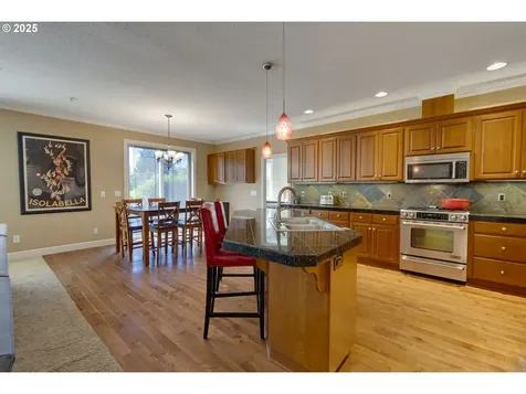 7986 SW Litz Court Portland OR 97223