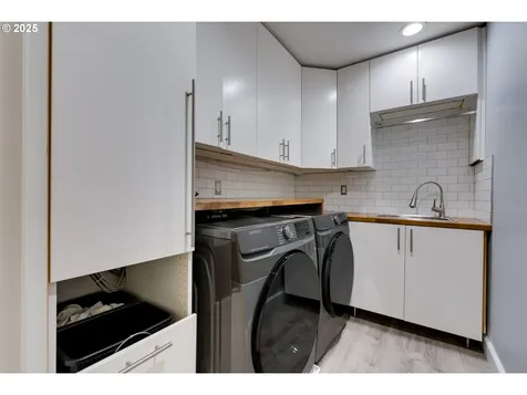 7986 SW Litz Court Portland OR 97223