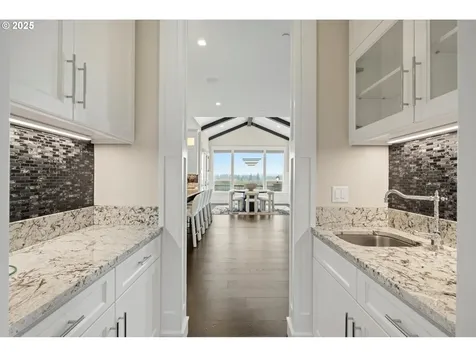 900 NW 216th Street Ridgefield WA 98642