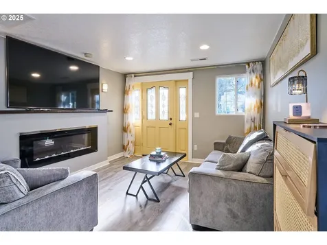 90 SW Frenwood Way Beaverton OR 97005