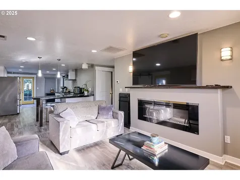90 SW Frenwood Way Beaverton OR 97005