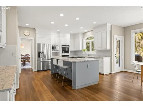 4679 Dogwood Drive Lake Oswego OR 97035