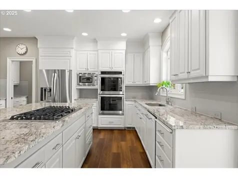 4679 Dogwood Drive Lake Oswego OR 97035