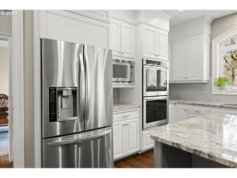 4679 Dogwood Drive Lake Oswego OR 97035