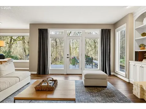 4679 Dogwood Drive Lake Oswego OR 97035