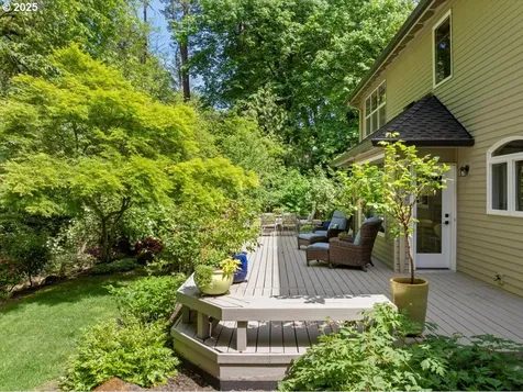 4679 Dogwood Drive Lake Oswego OR 97035