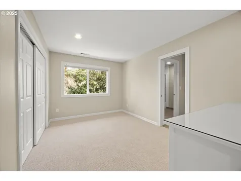 4679 Dogwood Drive Lake Oswego OR 97035